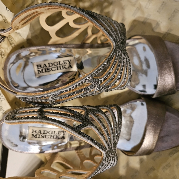 Badgley Mischka Rhinestone Butterfly Steletto high heels 7.5 new - Picture 4 of 16